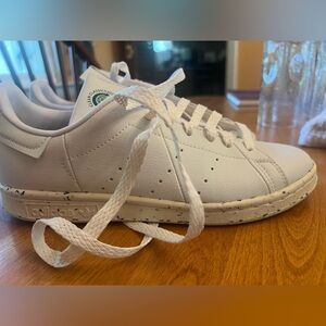 Adidas The Clean Classics White Sneakers Size 7 Worn Once